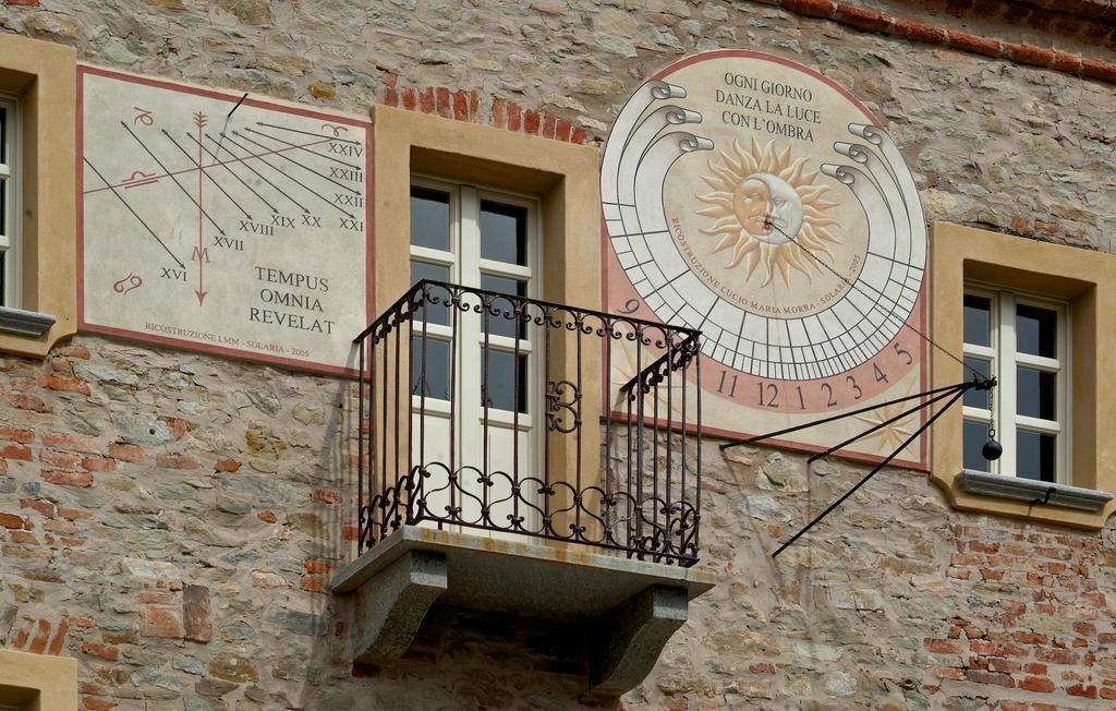 Dimora Storico Romantica Il Sole E La Luna 세레토 랑게 외부 사진