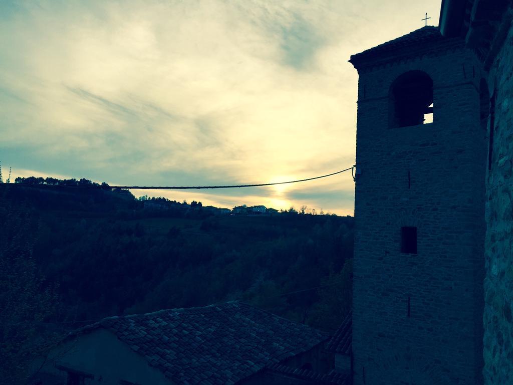 Dimora Storico Romantica Il Sole E La Luna 세레토 랑게 외부 사진